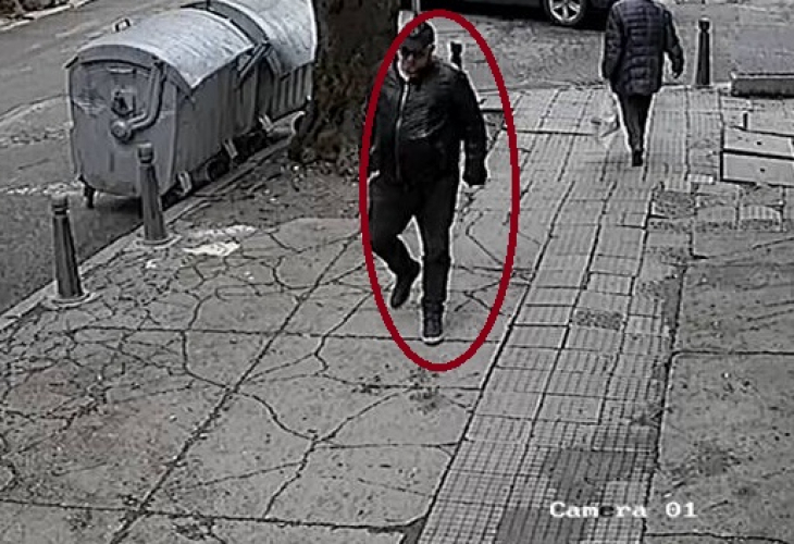 Виждали ли сте този мъж? Бъдете внимателни! Това е много нагъл крадец, от когото пропищя цяла София (СНИМКИ)