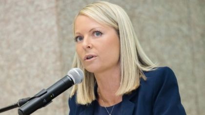 Дани Каназирева пита общината за летище Пловдив