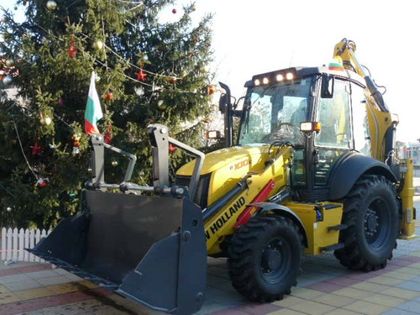 Хасково: Община Тополовград се сдоби с нов багер