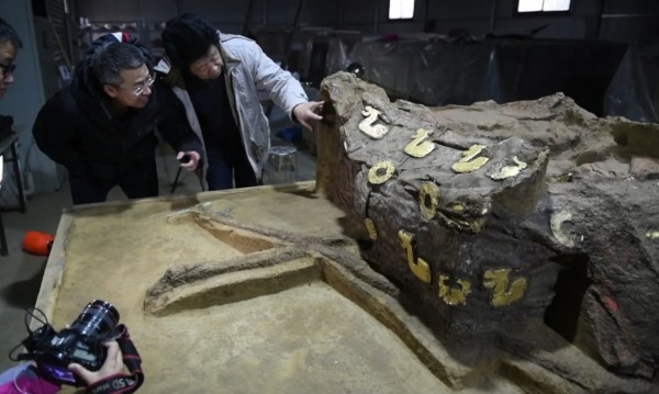 За чудо и приказ! Колесница на 2 500 г. открита в Китай