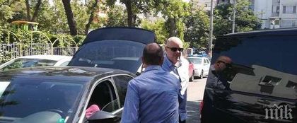 Тежко въоръжени полицаи с качулки обсадиха ОДМВР-Бургас, пристигна и шефът на спецпрокуратурата Иван Гешев (СНИМКИ)
