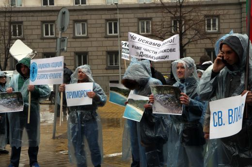 От Национална асоциация „Българско Черноморие“ скочиха на дивакуващите