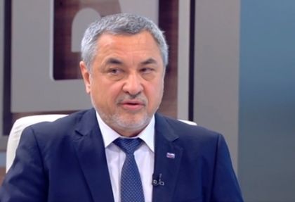 Валери Симеонов за бардака в Слънчака: Скоро на тротоарите могат да открият будоари за сексуални услуги