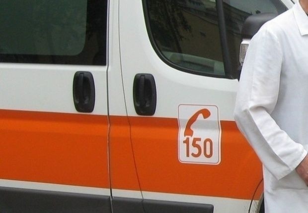 Ужас на пътя! Един загинал и четирима в болница след катастрофа край Пловдив