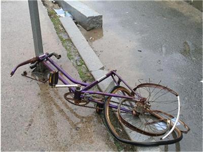 Рено помете велосипедист в Пловдивско, пострадалият е с опасност за живота