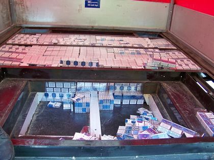 Закопчаха грък, опитал да вкара нелегални цигари за 50 бона през Маказа (СНИМКИ)