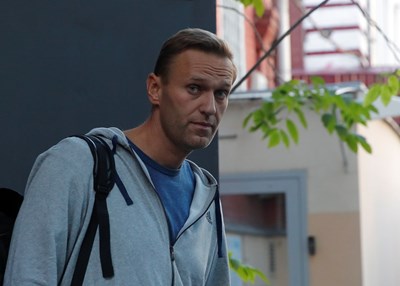Арестуваха Навални отново на излизане от ареста