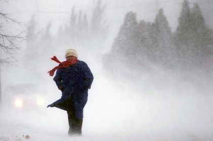 Зимата се връща: Сняг затрупва страната, минус 17 градуса до дни