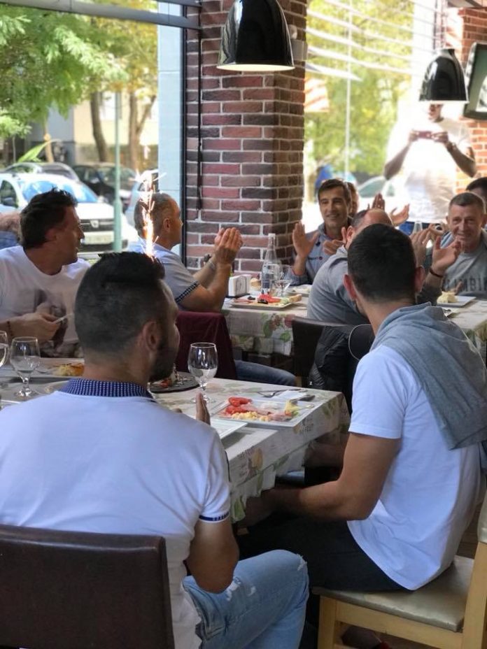 Бруно – рожденик! Натовари целия отбор в рейса и ги заведе на… СНИМКИ