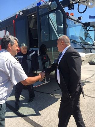 Борисов кацна от Иран, вози се на нова машина на Летище 