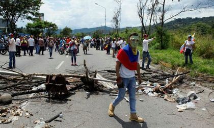 Един полицай загина, а двама бяха ранени при протест във Венецуела