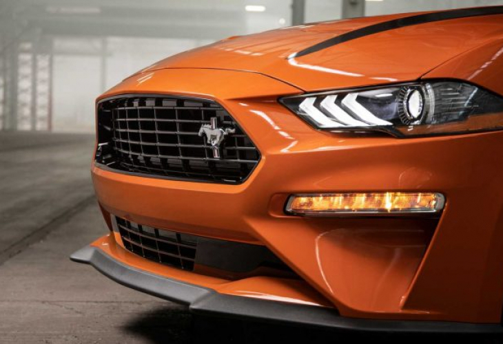 Ford представи новия Mustang 2.3L High Performance Package (СНИМКИ)