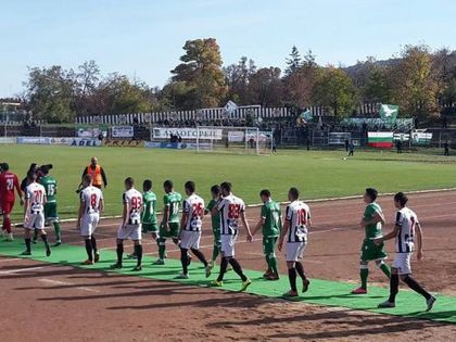 НА ЖИВО С БЛИЦ: Локомотив (Горна
Оряховица) - Лудогорец 1:0 на полувремето Още от деня