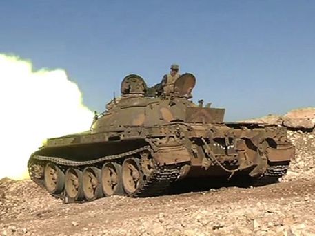 Ексклузивно за войната: Бойците на Асад грабят трофеи от разгромените терористи!