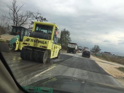 Зверско задръстване на Околовръстното! Ремонт блокира движението (снимки+видео)