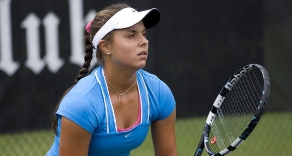 Томова с леко изкачване в класацията на WTA