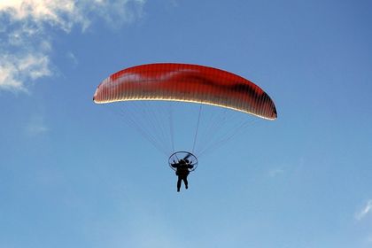 Румънски парапланерист пострада при тежко падане край Сопот
