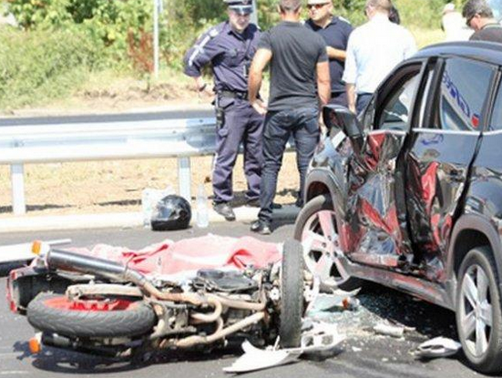 Смърт на пътя! Тойота отнесе моторист в Пловдивско, бус го прегази