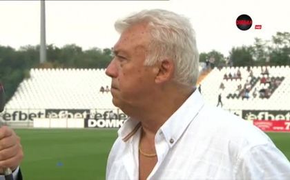 Легендата Христо Бонев зарадва малчугани