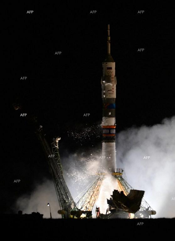 „Ведомости“: Екипажът на „Союз МС-11“ успешно премина в Международната космическа станция