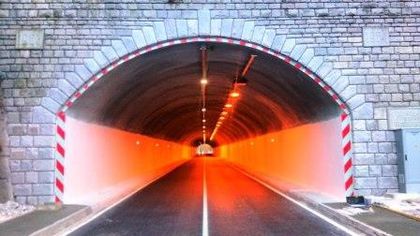 Тунелите на пътя Асеновград – Смолян грейнаха с LED светлини
