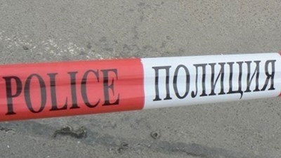 Откриха труп на мъж близо до изгоряла кола в Старозагорско