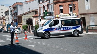 Полицайка в Тулуза беше наръгана в гърлото във вторник