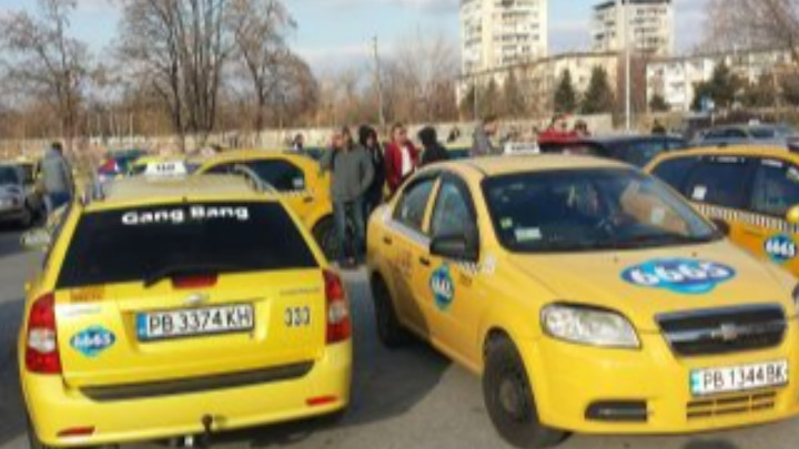 Такситата в Пловдив вдигат цените до левче на километър