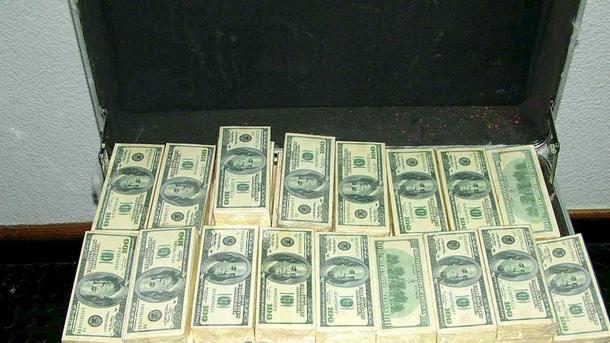 Разследват измама за над 1 млн. долара