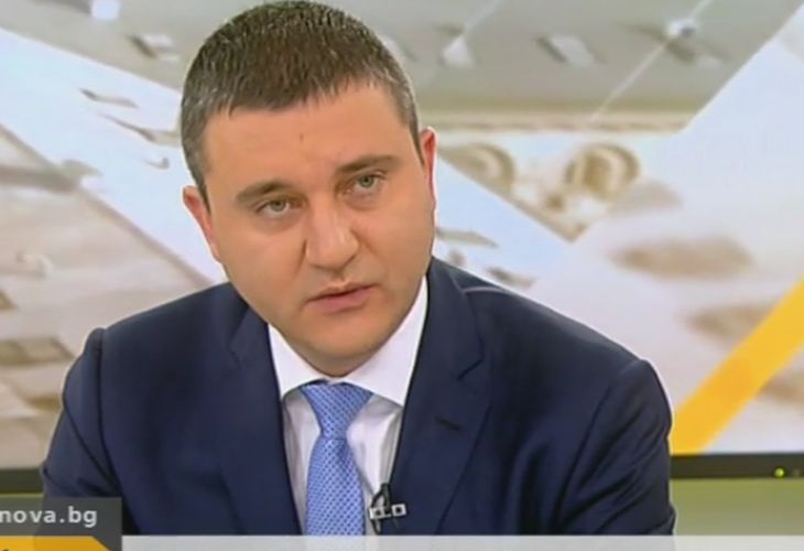 Министър хвърли тежки обвинения срещу Нинова за участието ѝ в приватизацията, намекна за документи!