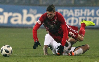 Изслушват Десподов и Петков в базата в