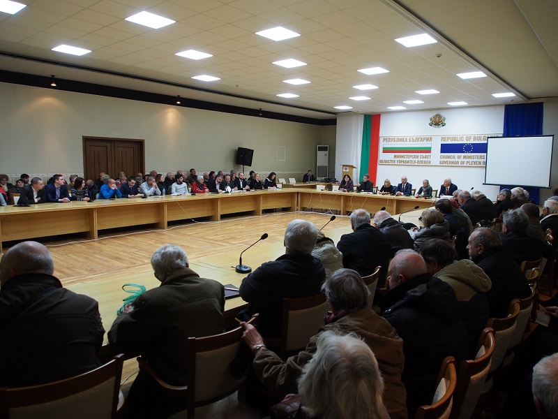Плевенчани към депутати от БСП: Трябва да се върнат професионалните техникуми и образование