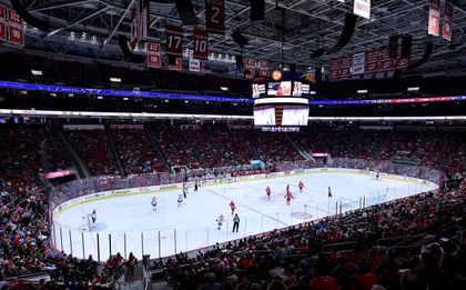 Монреал надви Каролина в НХЛ и увеличи преднината си на върха
