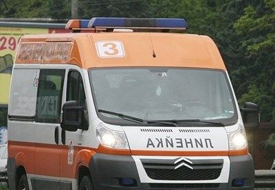 Пиян мъж преби баща си в Берковица, после се наръга на стъкло, и двамата са в болница