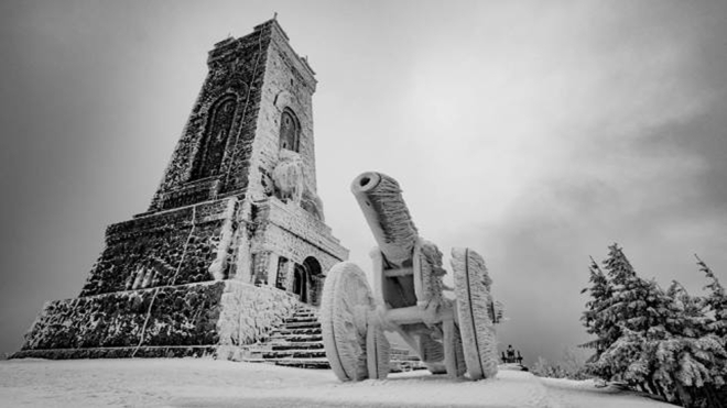 Фотограф превзе Шипка навръх Нова година (СНИМКИ)