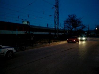 Самоубиец се хвърли под влака, спря жп трафика в Пловдив СНИМКИ