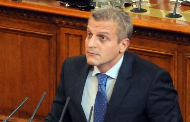 Една българка: Здравей, Пепи! В Гърция ни оперират с наша здравна карта без пари, а тук