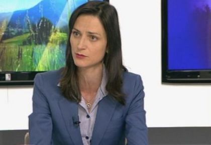 Евродепутатът Мария Габриел алармира: Зад лъскавите обяви за работа се крие трафик на хора