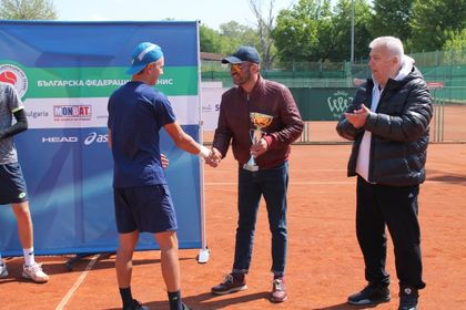 Д-р Невен Енчев и Зума връчиха наградите в турнира по тенис „Plovdiv Cup 2017”