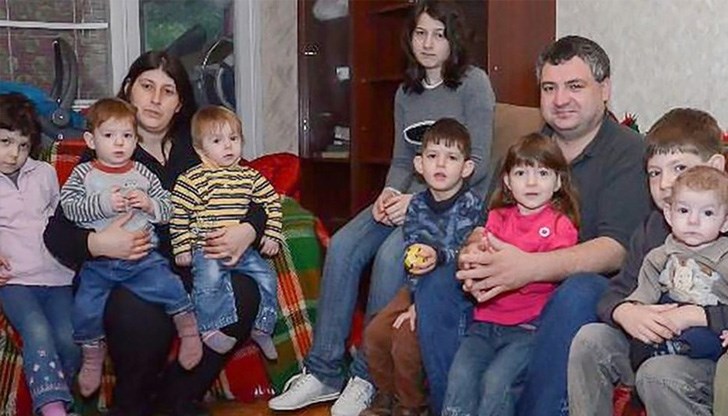Майка мечтае социалните служби да върнат детето й за Коледа