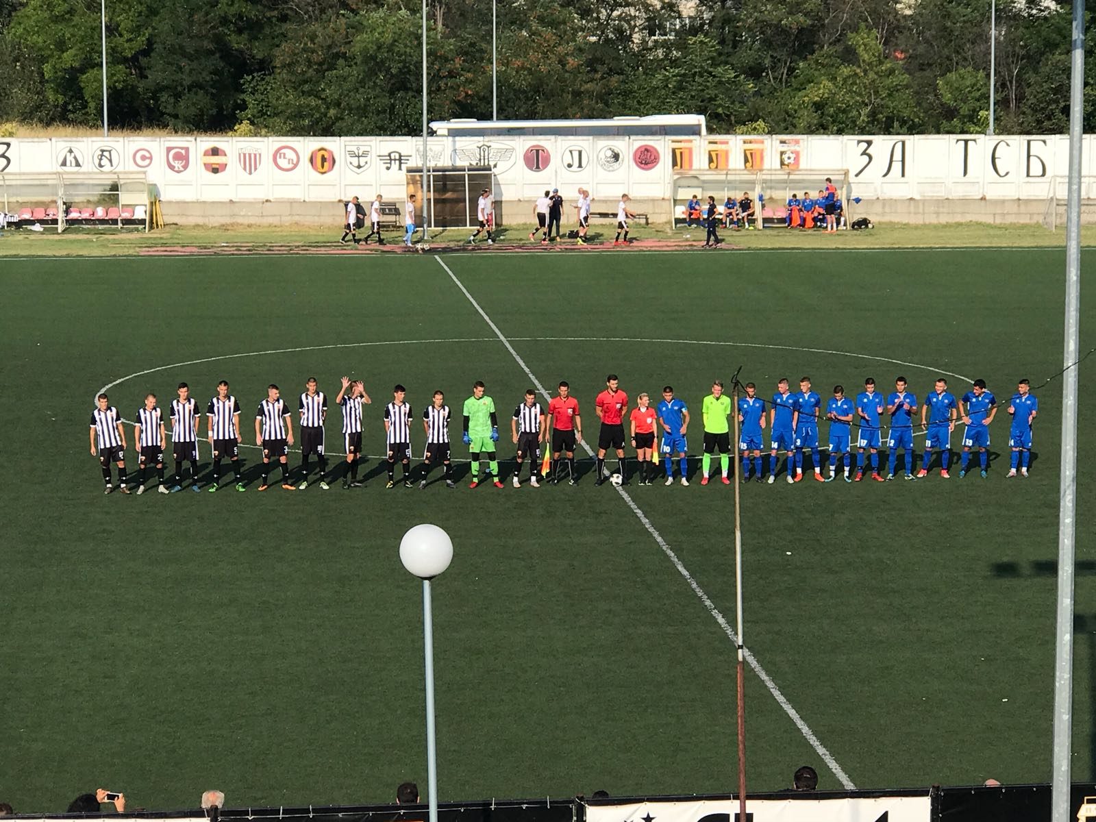Локо и Левски стартираха с равенство в U17! Късен гол от дузпа остави точка в Пловдив, изгониха треньора на Левски