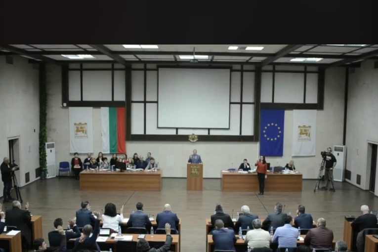Благоевградските парламентаристи не приеха номинацията на Гълъб Костадинов за почетен гражданин