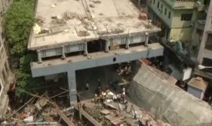 Десетки убитии ранени при срутване на естакада в Индия