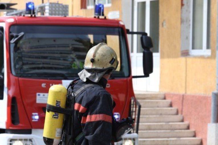 СИГНАЛ В „СТРУМА”: Благоевградски пожарникар се явява на изпити за магистрат по време на болничен