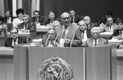 Първият, дръзнал да свали Живков, се самоубива