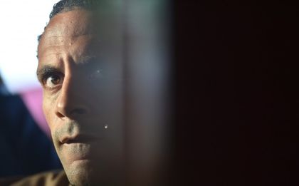 Рио Фърдинанд с критики към Ван Гаал