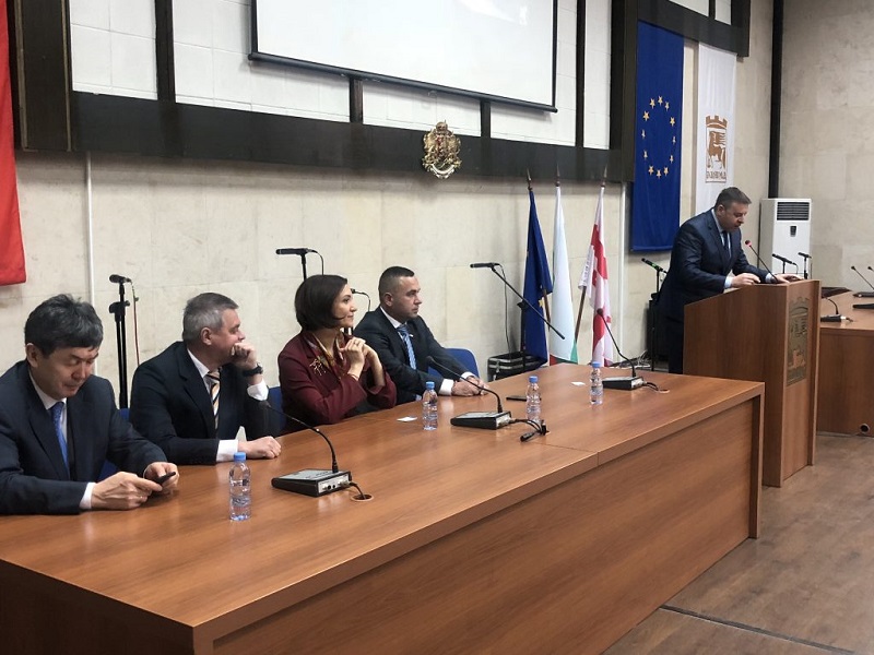 Д-р Атанас Камбитов, кмет на Благоевград: Целта на консулството на Грузия е да съдейства на студентите и на гражданите