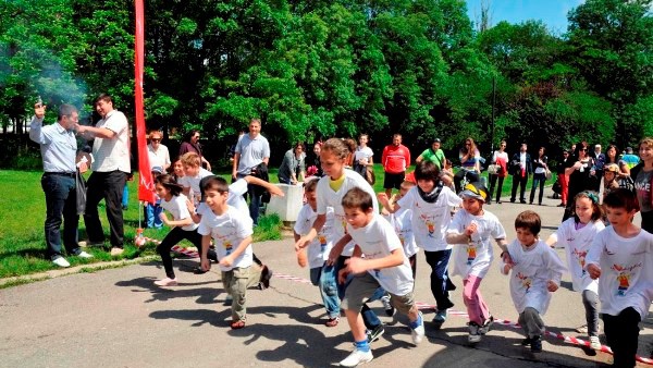 "Колкото повече, толкова повече" за децата в Асеновград