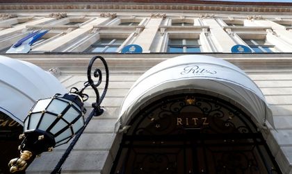 Бижута за $900 000 отмъкнати от хотелска стая в Париж