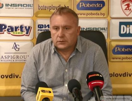 Гледахте НА ЖИВО пресконференцията на Николай Киров!